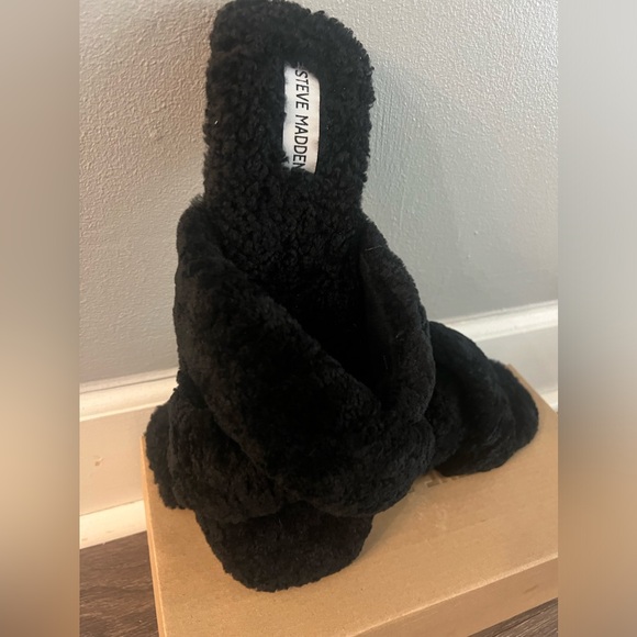 Steve Madden slippers - Picture 2 of 3